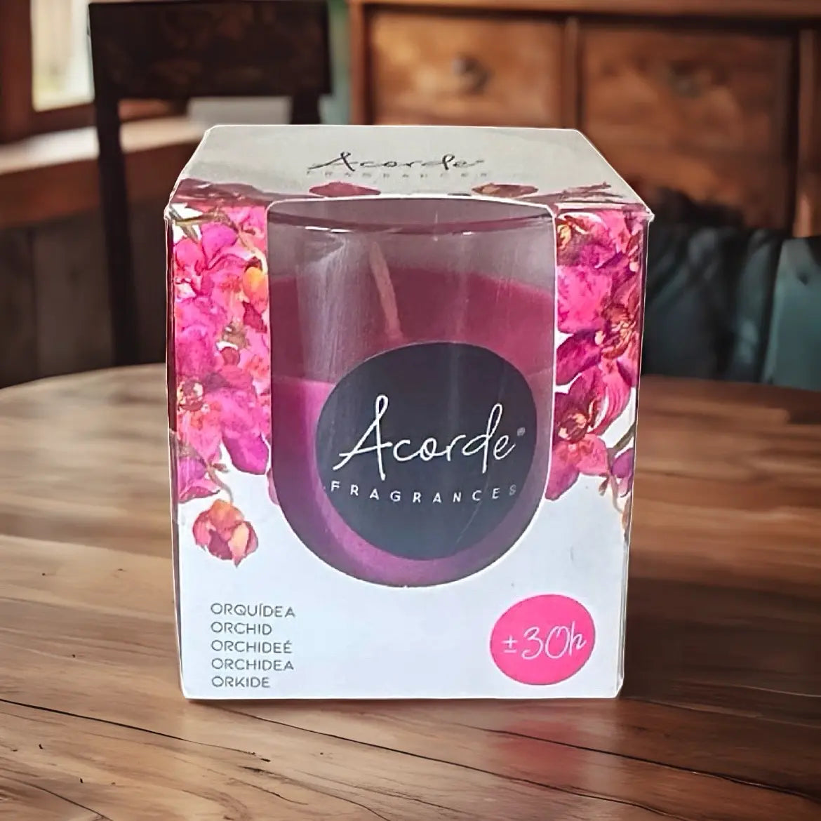 Doftljus i glas med orkidédoft i förpackning