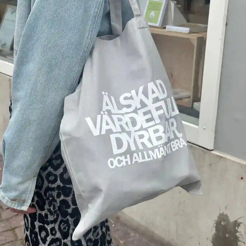 Tygkasse Älskad DyrbarVärdefull..jusgrå